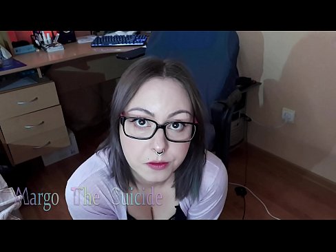 ❤️ Sexy holka s brýlemi kouří dildo hluboko na kameru ❤️ Porno u nás ❌️❤